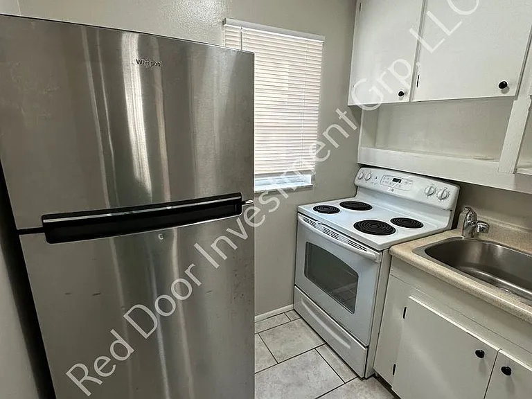 1 & 2 Bedrooms Available in Downtown St. Cloud — Photo 7