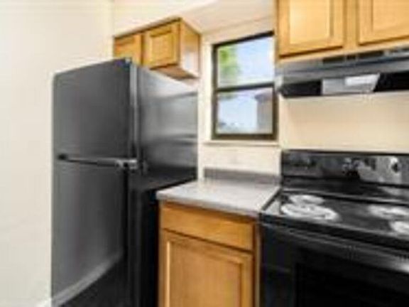 5th image of 2392 Belcher Dr #A