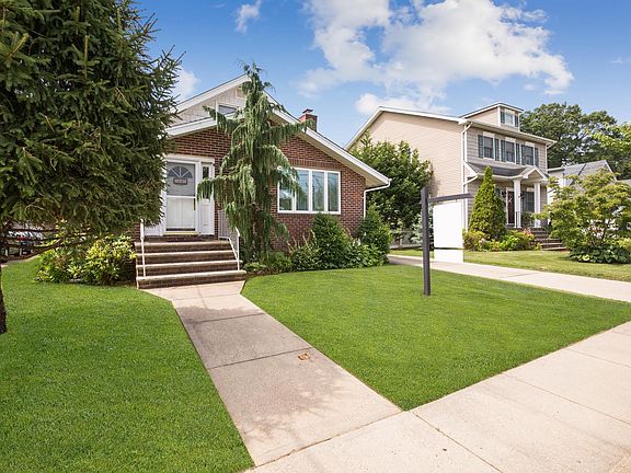 2nd image of 42 Seaman Ave