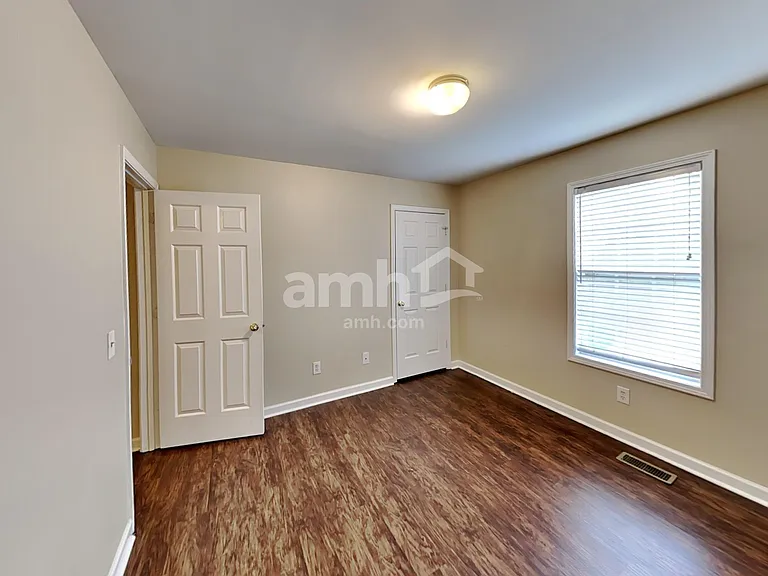 2058 Queensbury Dr — Photo 13