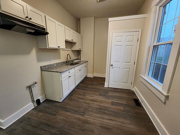 2nd image of 502 Adams St