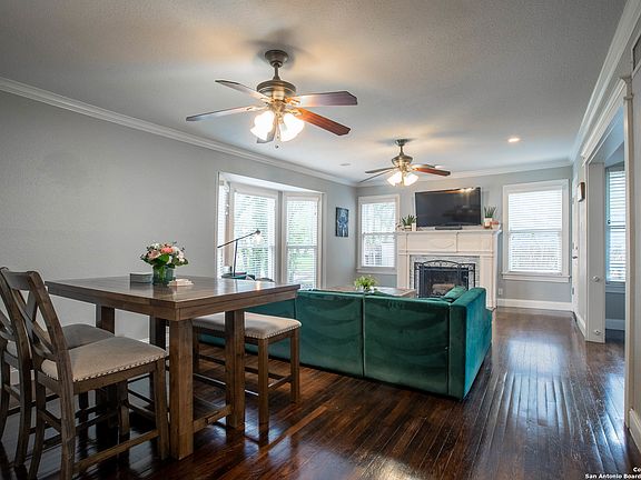 3rd image of 258 QUENTIN DR
