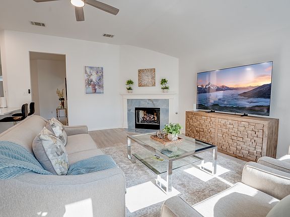 3rd image of 1511 Hollyhock Ct