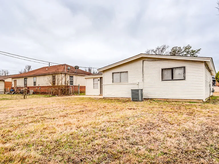 4980 Vickie Dr — Photo 31