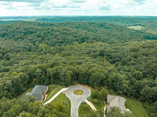 3930 Wild Hollow Ct, Pacific, MO 63069