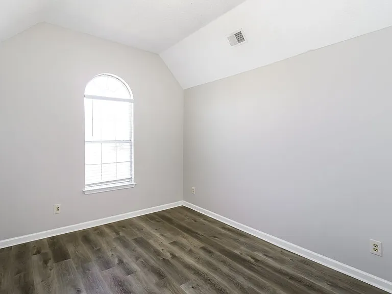 6963 Naples Dr — Photo 12