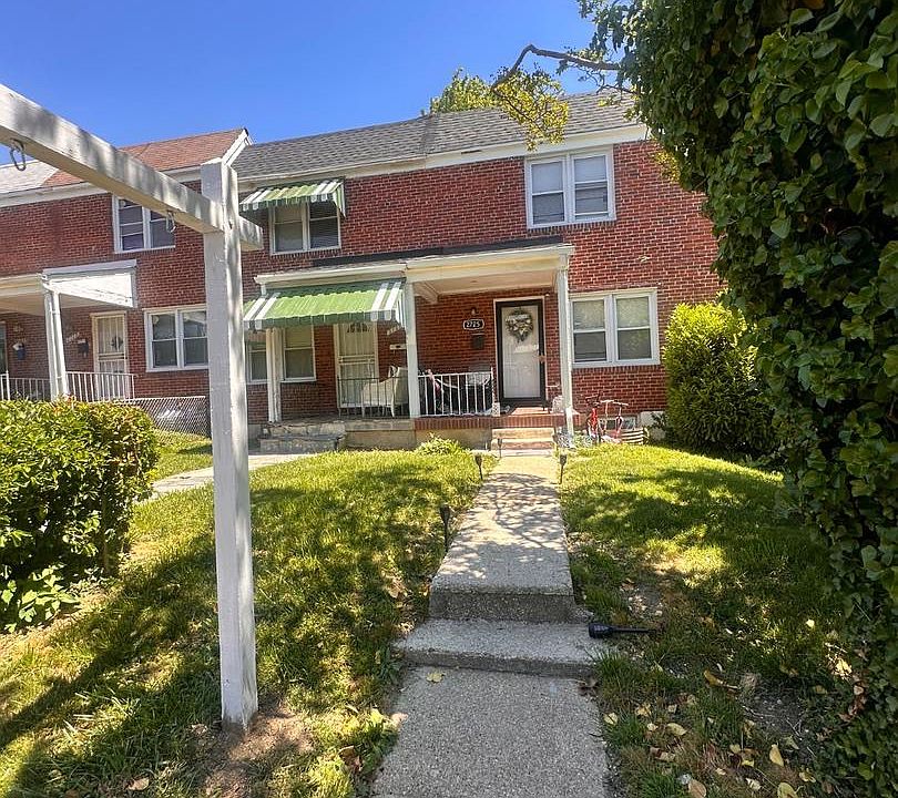 2nd image of 2725 N Rosedale St
