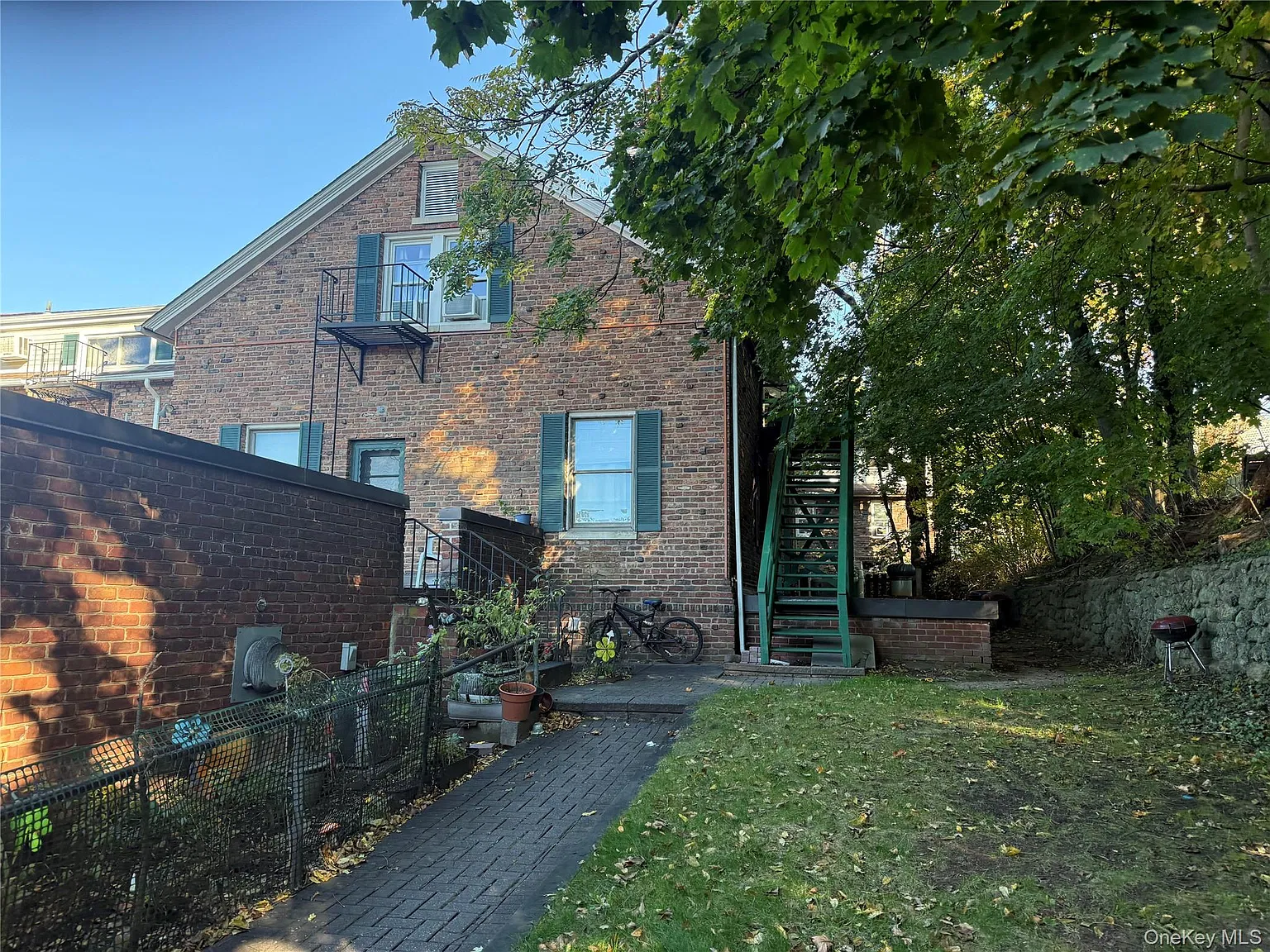 1 bed, 1.0 bath, 400 sqft, $1,800 — Photo 2
