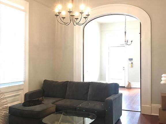 3rd image of 3466 Laurel St