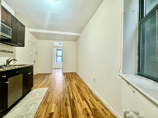 Rented by Avenues Real Estate | media 2