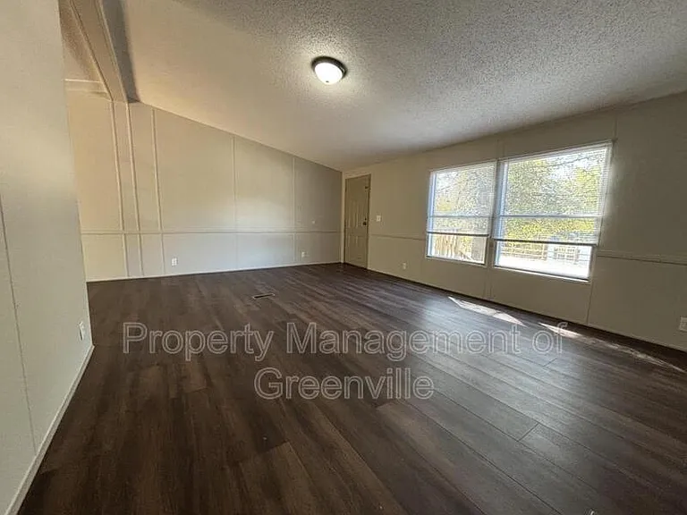 102 Tifton Ct — Photo 14