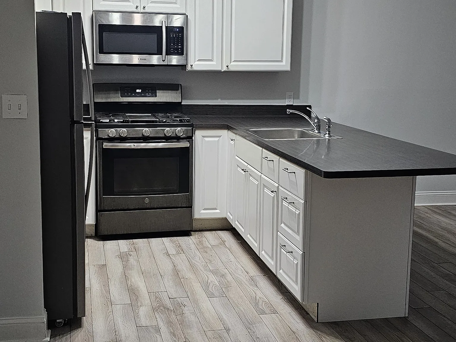 1 bed, 570 sqft, $1,225 — Photo 4