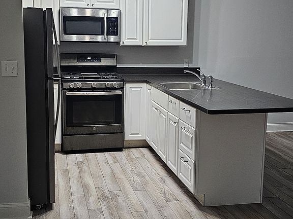 4th image of 1109 Green St APT 11