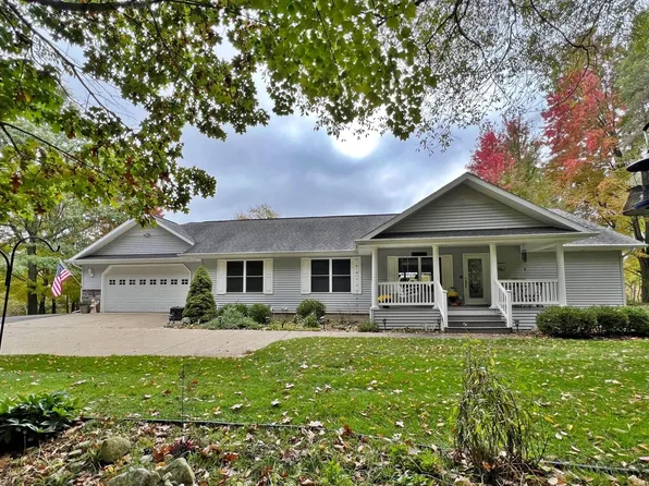 11609 Red Feather Ln, Stanwood, MI 49346