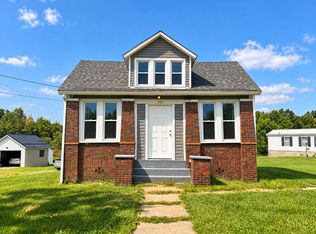 563 Barkeyville Rd, Grove City, PA 16127