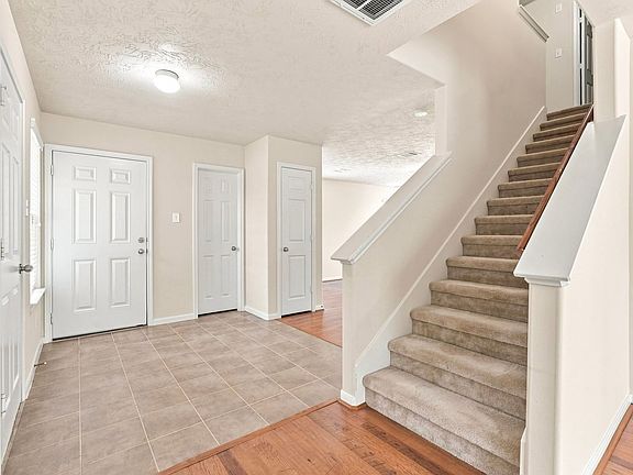 2nd image of 12563 Chiswick Rd