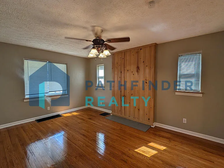 3823 Addison Ave — Photo 4