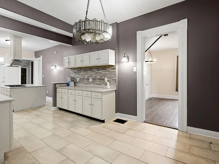2036 N Talbott St — Photo 22
