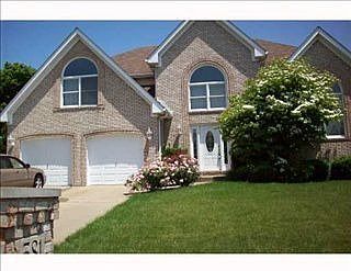 5th image of 581 Agnes St