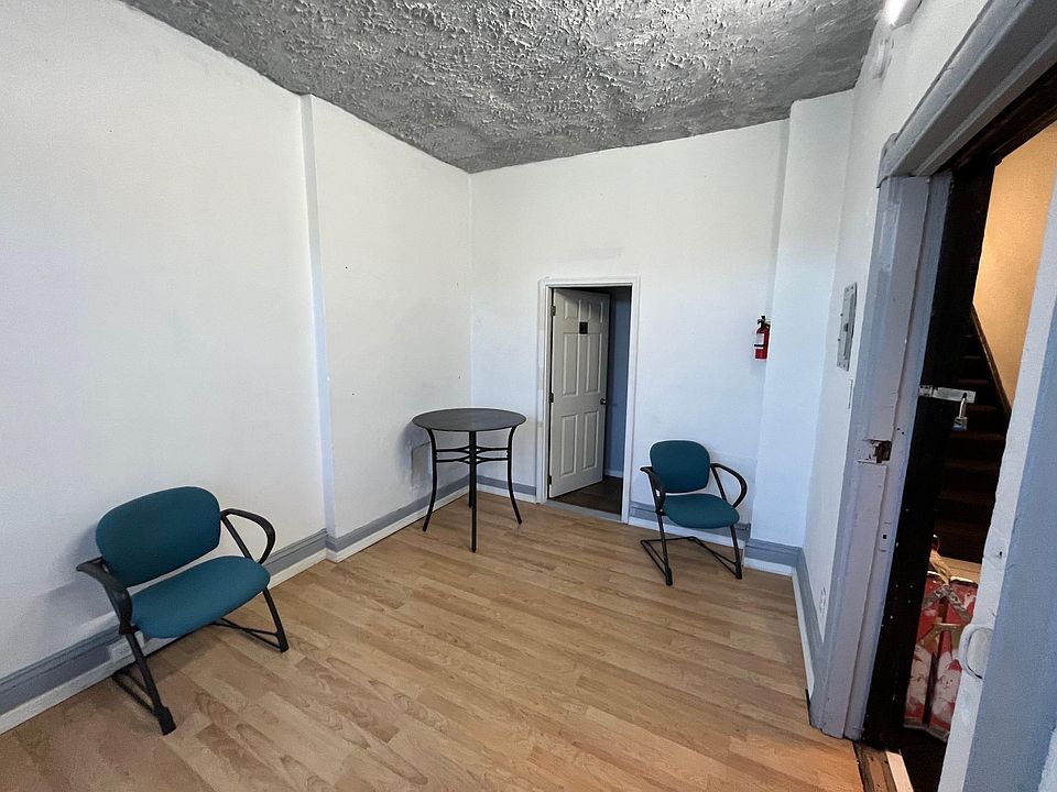 2nd image of 703 E State St #1F