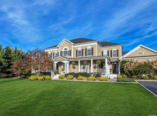 77 Canterbury Dr, Wading River, NY 11792