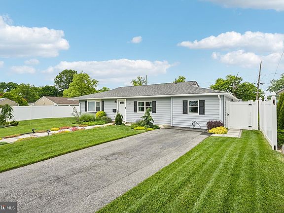 2nd image of 1 Curry Ln
