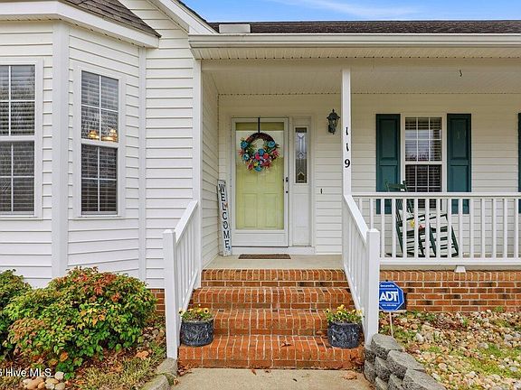 2nd image of 119 Kentucky Derby Drive