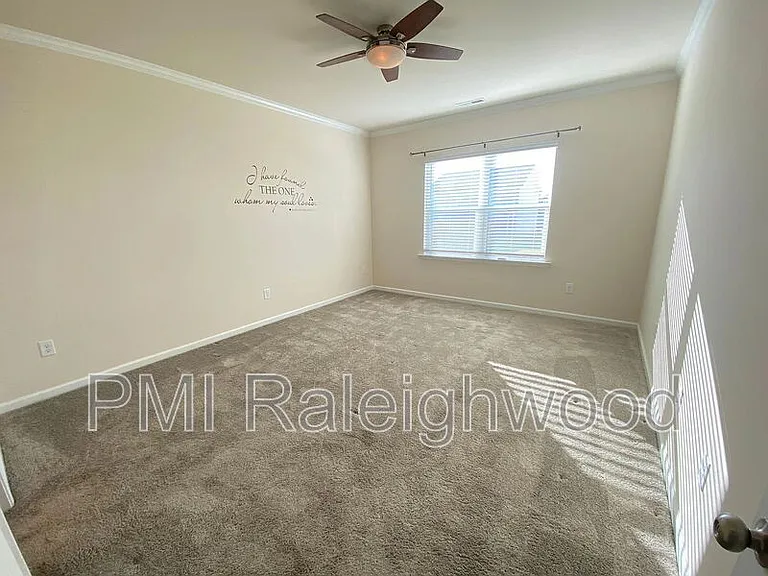 2124 Fox Chapel Pl — Photo 14