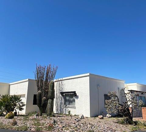 4th image of 932 W Camino Guarina
