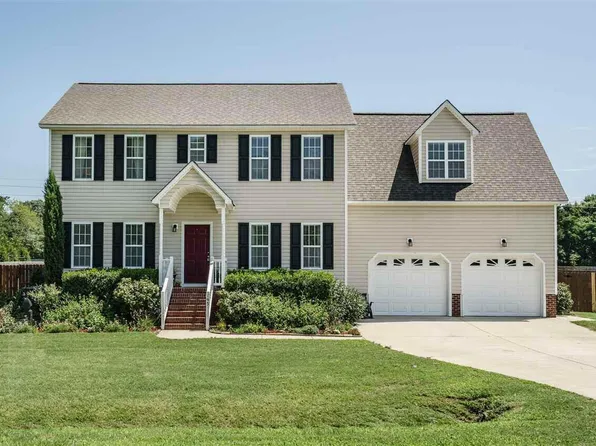 195 Moonlight Dr, Fuquay Varina, NC 27526