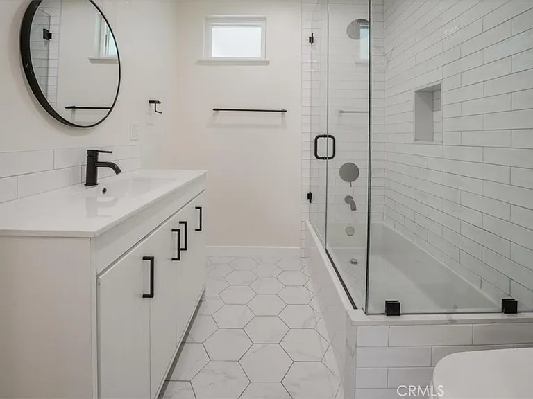 16329 Napa St — Photo 27