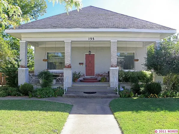 133 S Maple St, Nowata, OK 74048