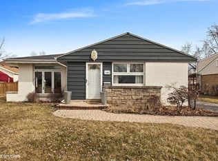 7402 Davis St, Morton Grove, IL