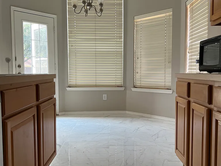 5820 Chatham Ln — Photo 6
