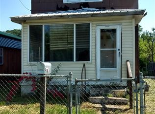 313 1/2 Pearl St, Ironton, OH 45638