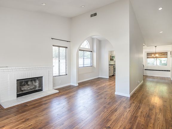 3rd image of 28704 Persimmon Ln