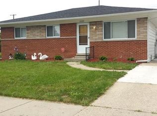 21811 Sharkey St, Clinton Township, MI 48035