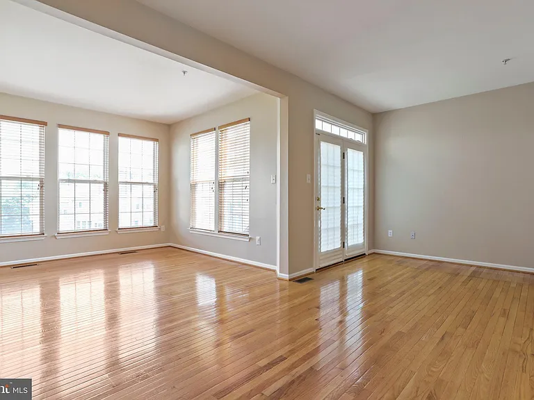 8818 Papillon Dr — Photo 13