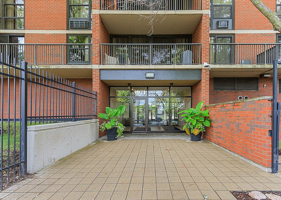 1st image of 3021 S Michigan Ave Unit 105