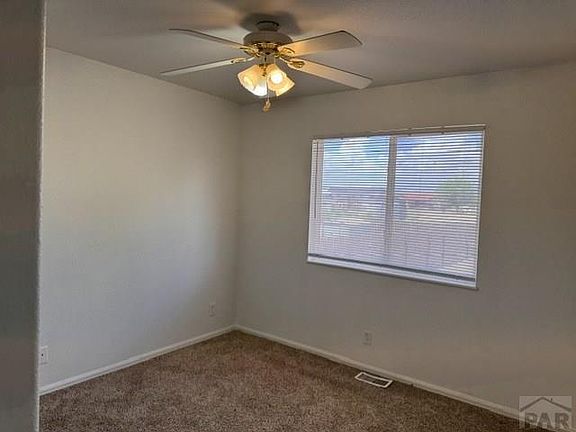 5th image of 827 S Sweetwater Dr