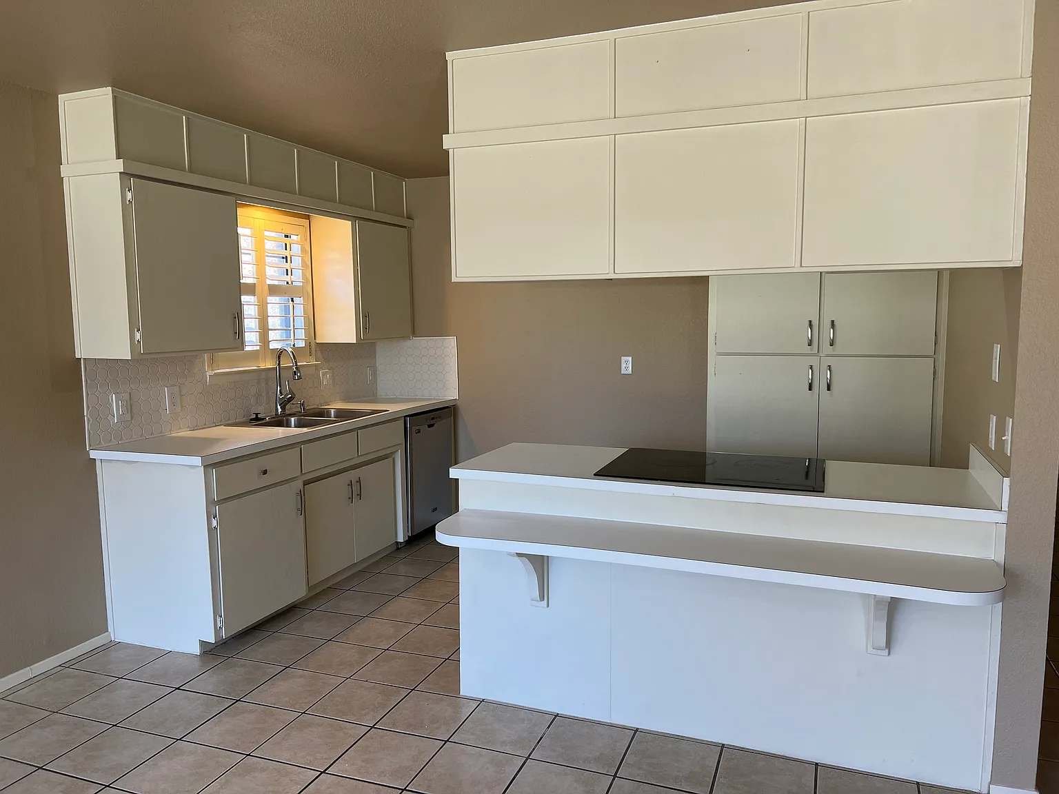 4 bed, 2100 sqft, $1,900 — Photo 4