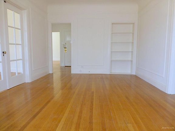 3rd image of 5000 California St APT 104