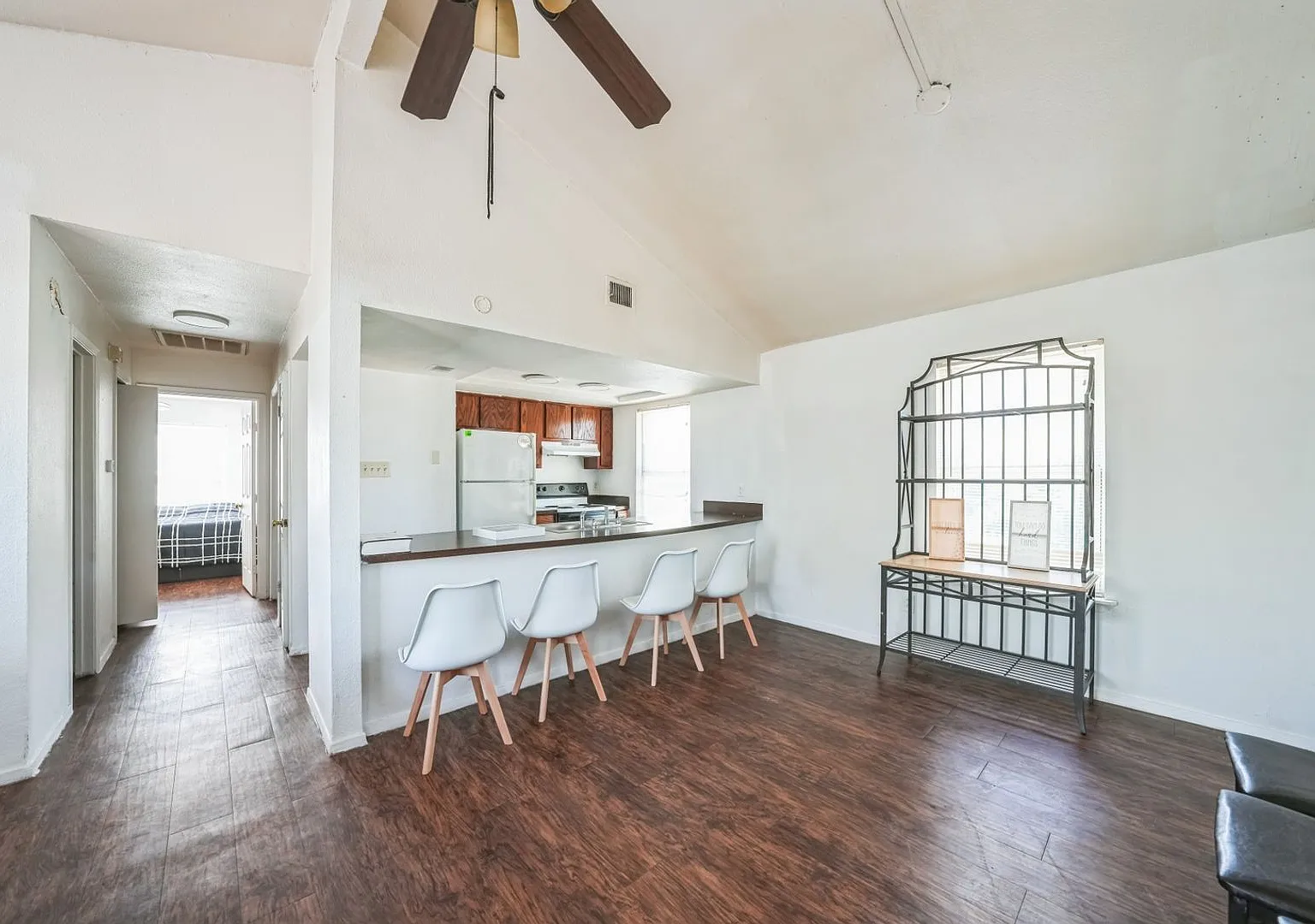 Charming 2BR Duplex in Austin — Photo 4
