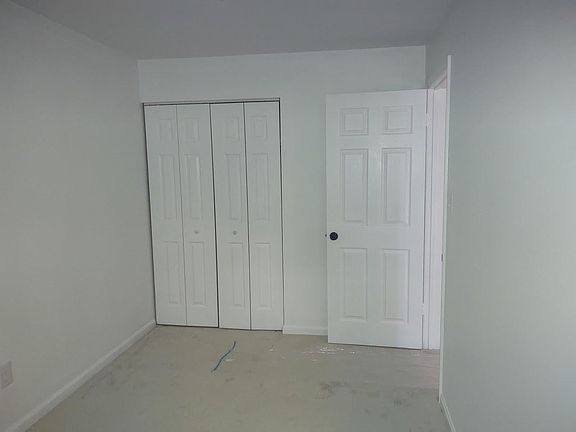 2nd image of 300 Blue Water Ct Unit 203