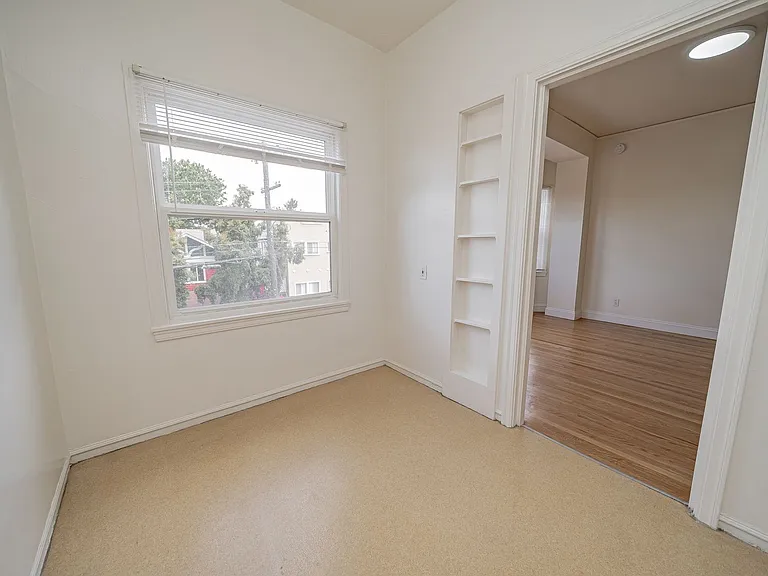 5527 Shattuck Avenue — Photo 9