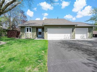 5510 Amblewood Dr NE, Prior Lake, MN 55372