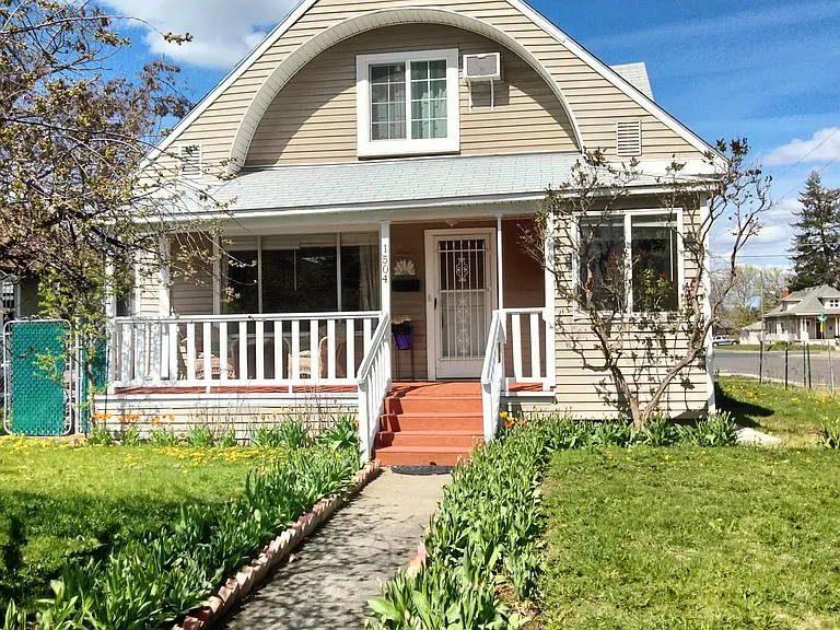 1504 W Shannon Ave — Photo 1
