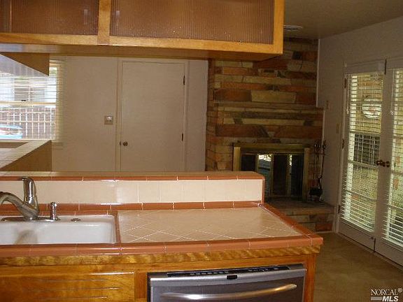 3rd image of 237 N Orchard Ave