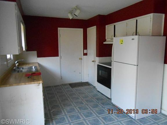 4th image of 3811 Southfield Dr