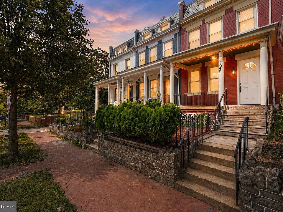 1st image of 1928 2nd St NW